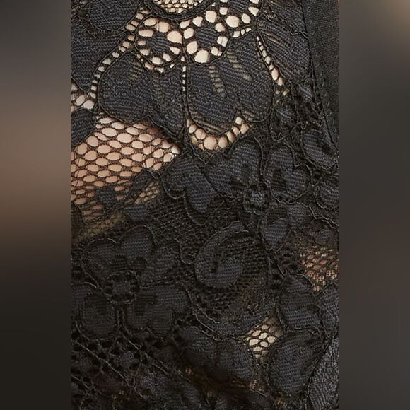 We are HAH Hook Up Underwire Demi Bra in Noir - Picture 7 of 7